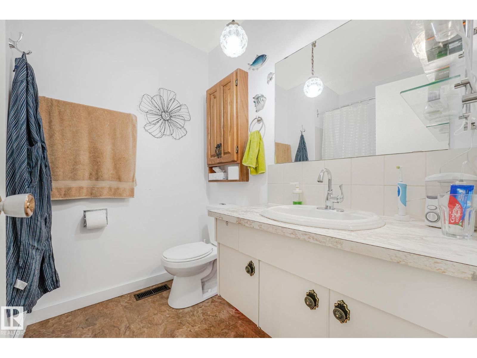 14203 74 ST NW - 23