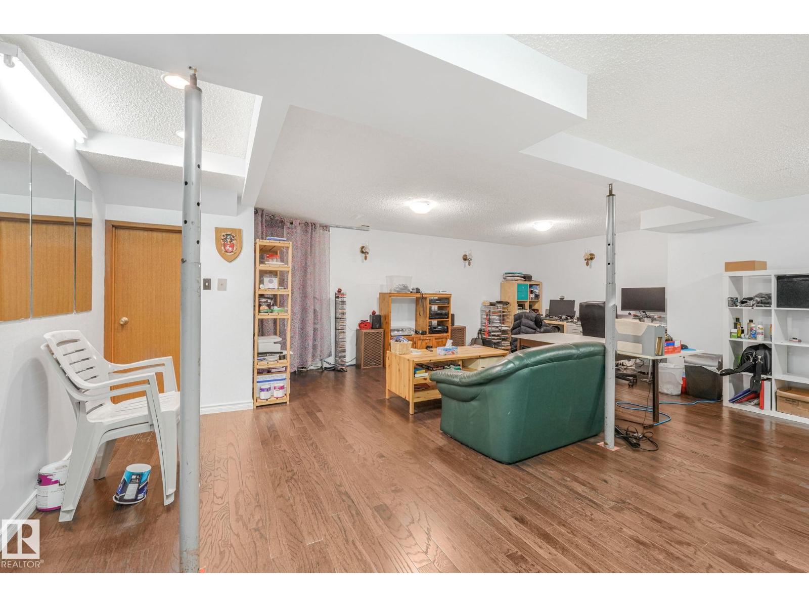 14203 74 ST NW - 32