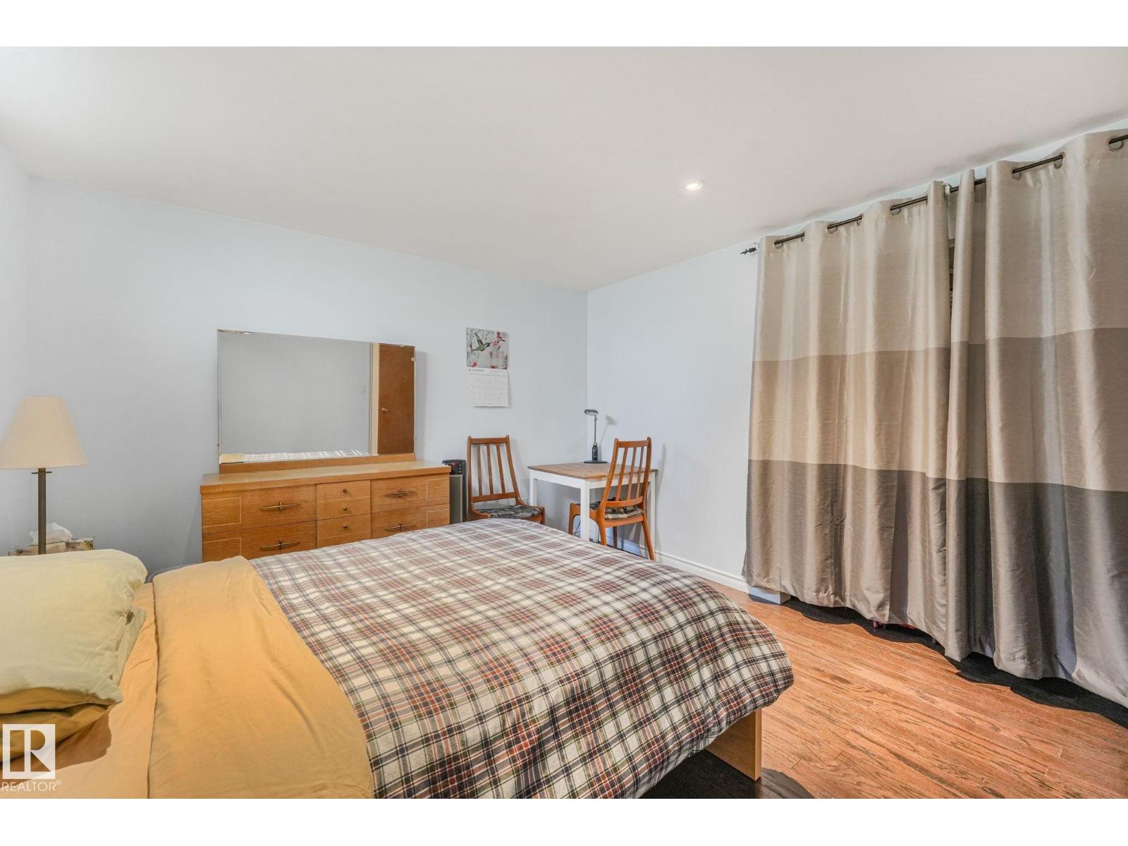 14203 74 ST NW - 40