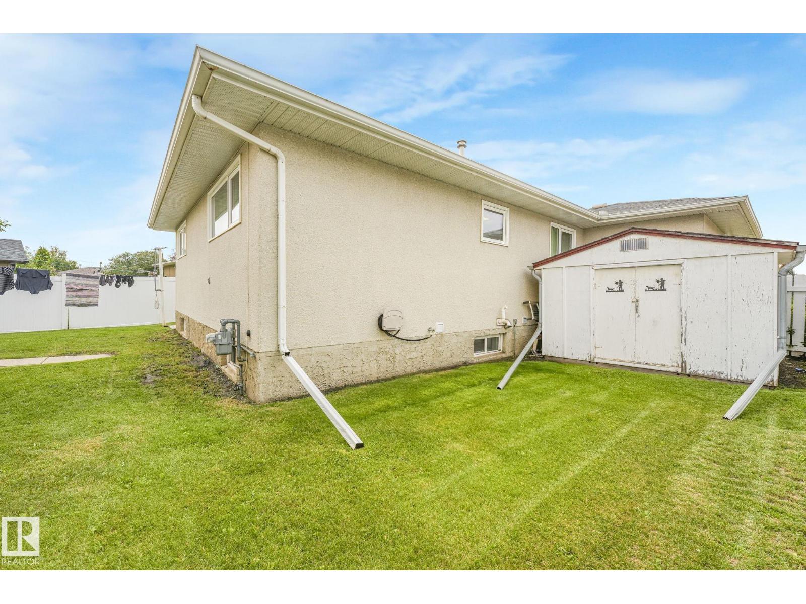 14203 74 ST NW - 47