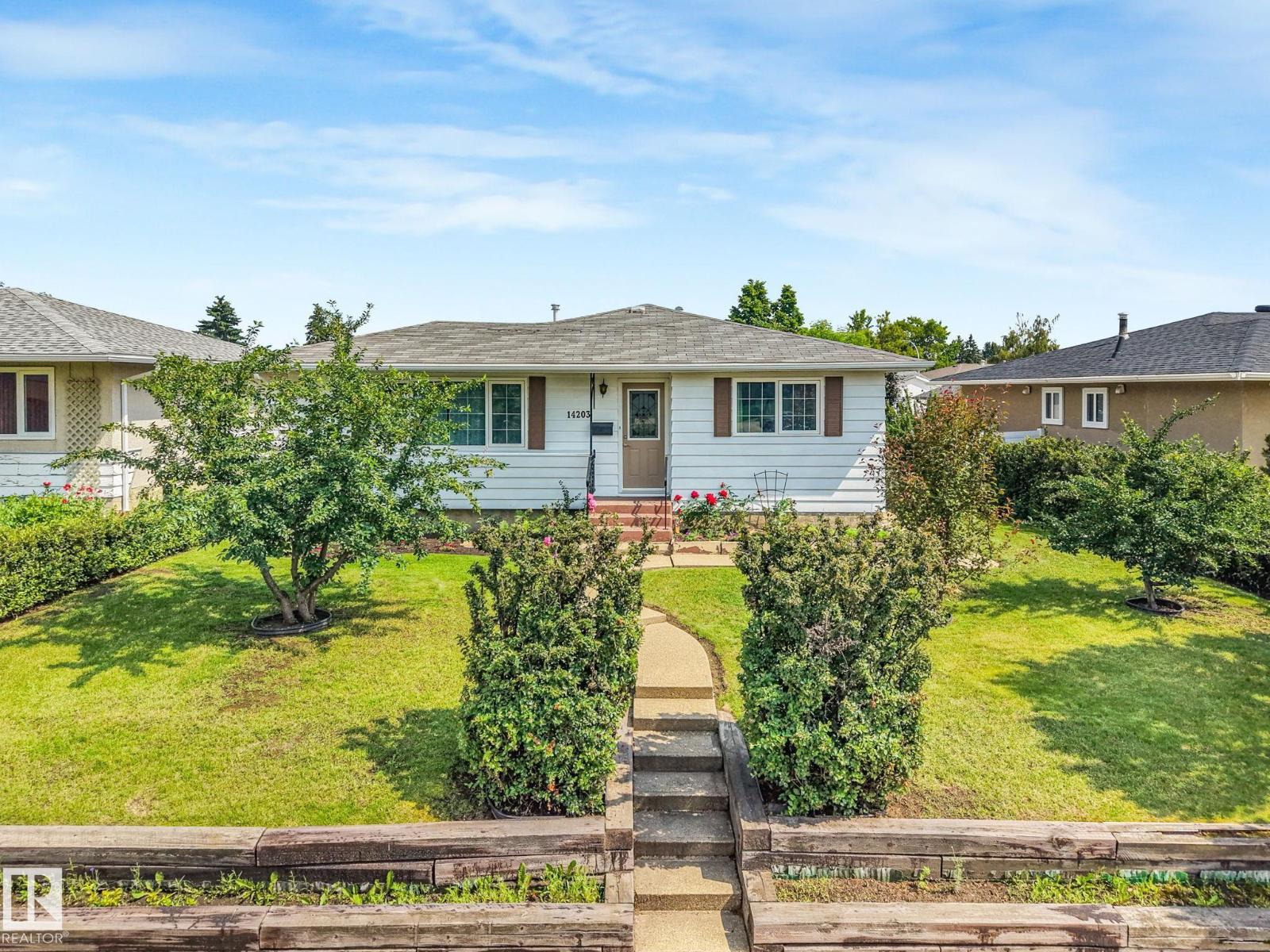 14203 74 ST NW - 54