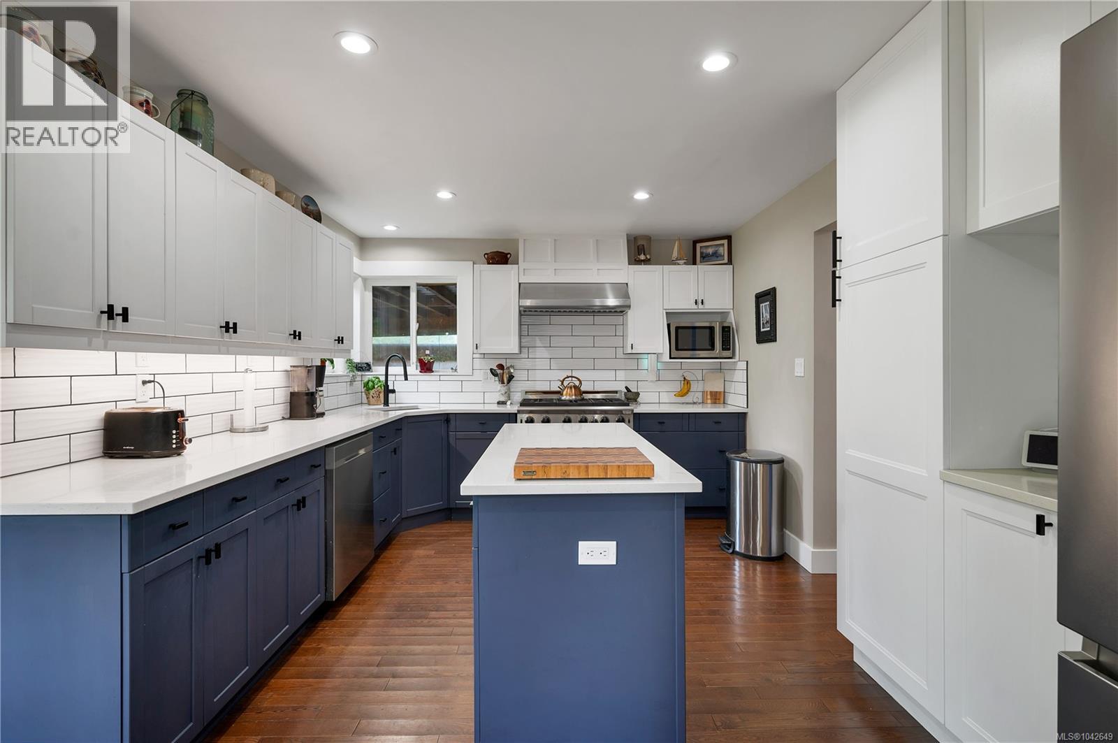 212 Seabreeze Dr - 4