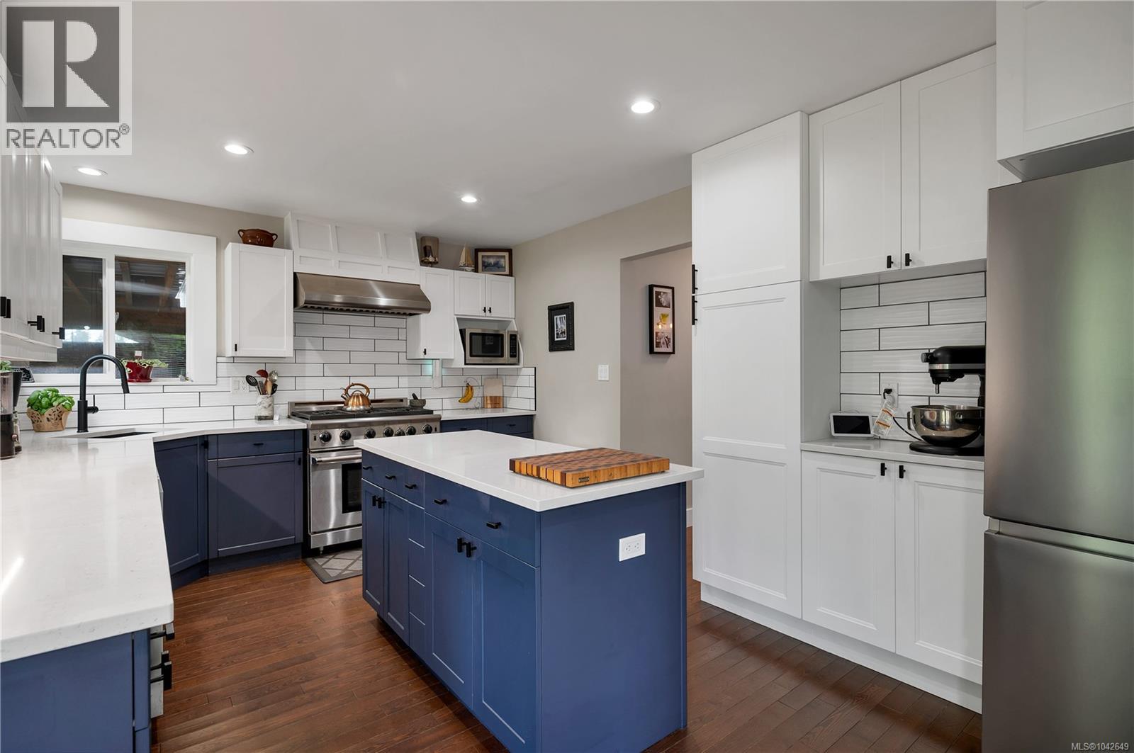 212 Seabreeze Dr - 5