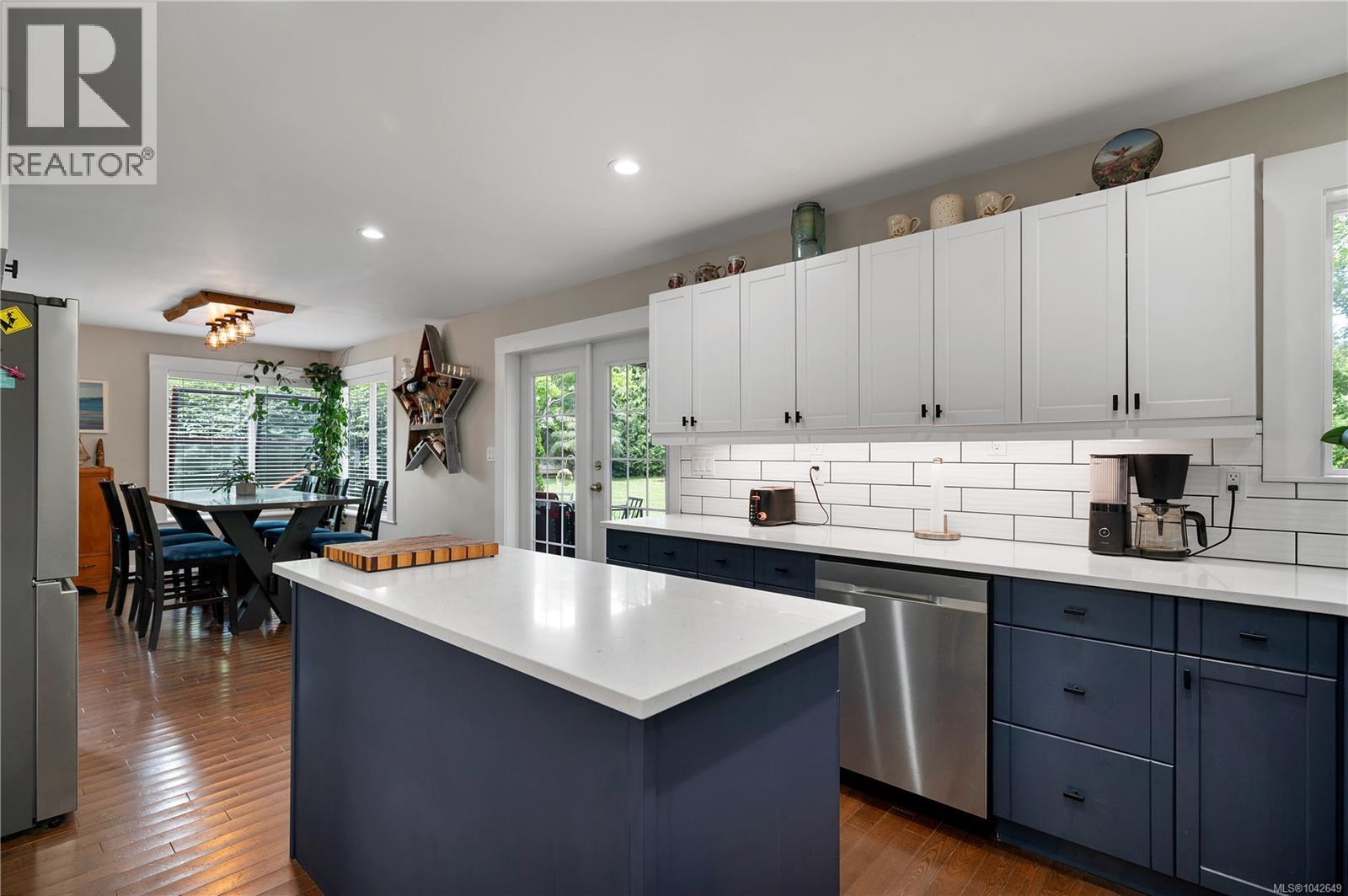 212 Seabreeze Dr - 7