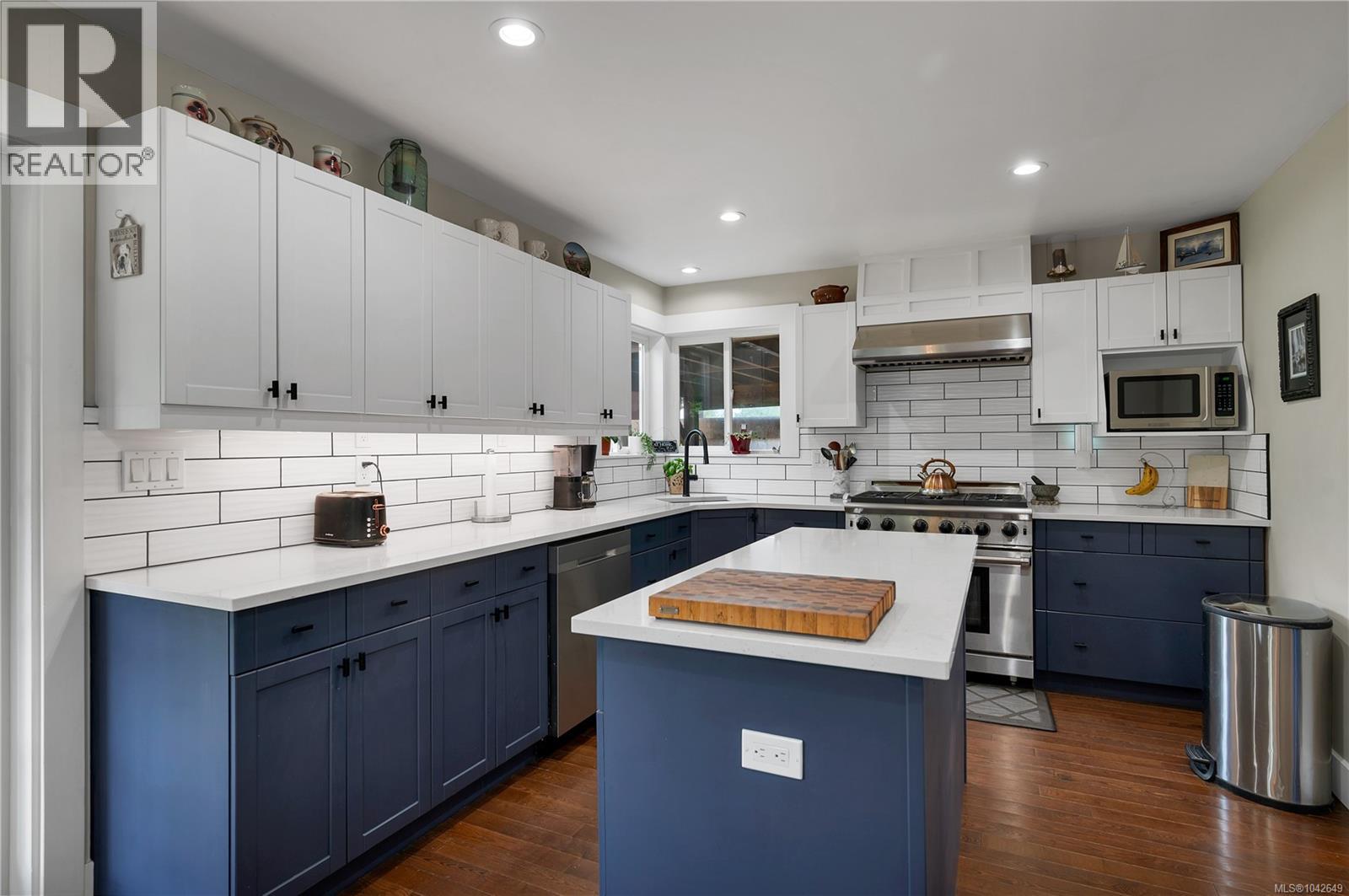 212 Seabreeze Dr - 3
