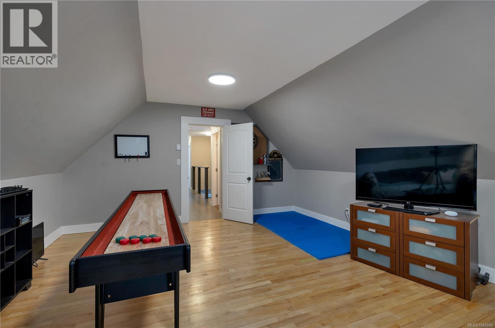 212 Seabreeze Dr - 33