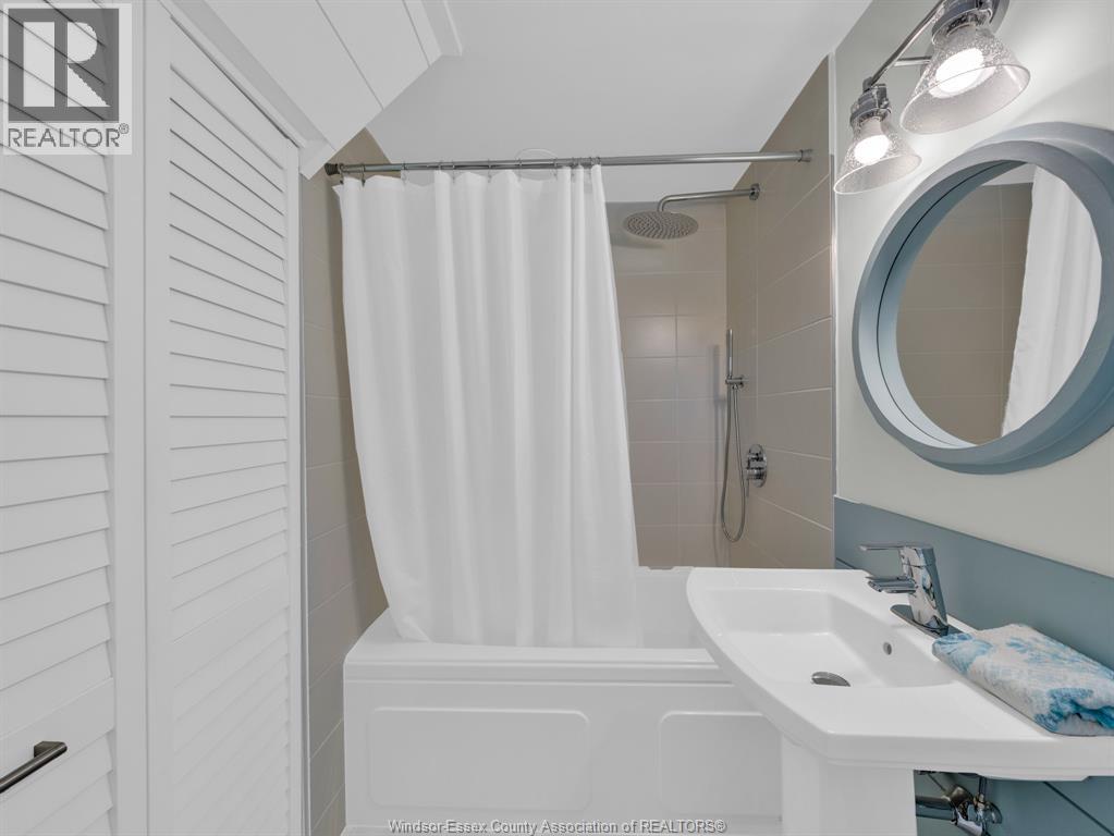 320 LAKEVIEW AVENUE - 23