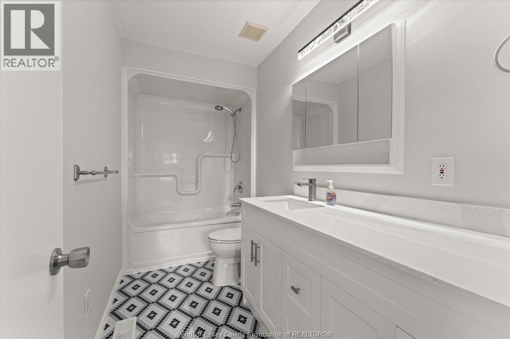 1740 JEFFERSON - 21
