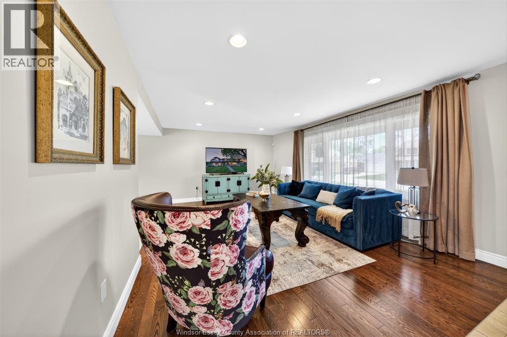 3595 HUNTINGTON - 11