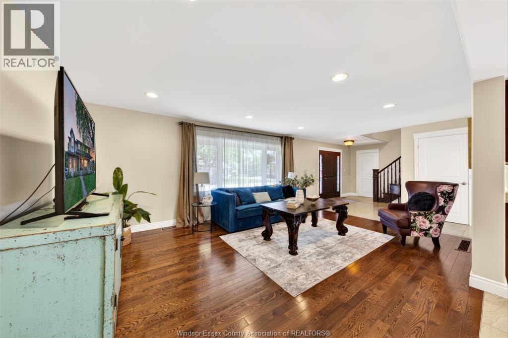 3595 HUNTINGTON - 12