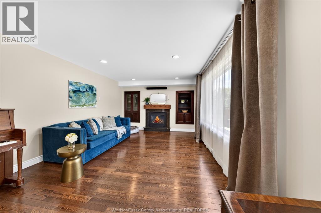 3595 HUNTINGTON - 22