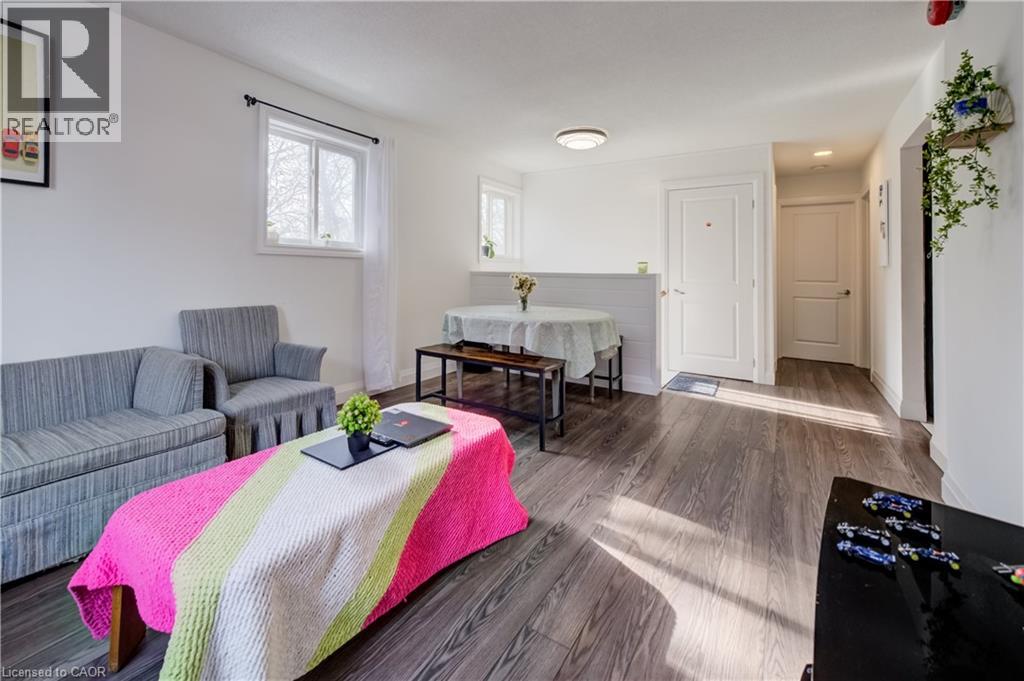 #15 119 CEDAR Street S - 18