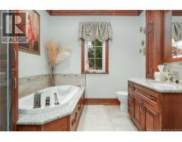 Living room - 92 De La Falaise Street, Edmundston, NB E3V0C4 Photo 18