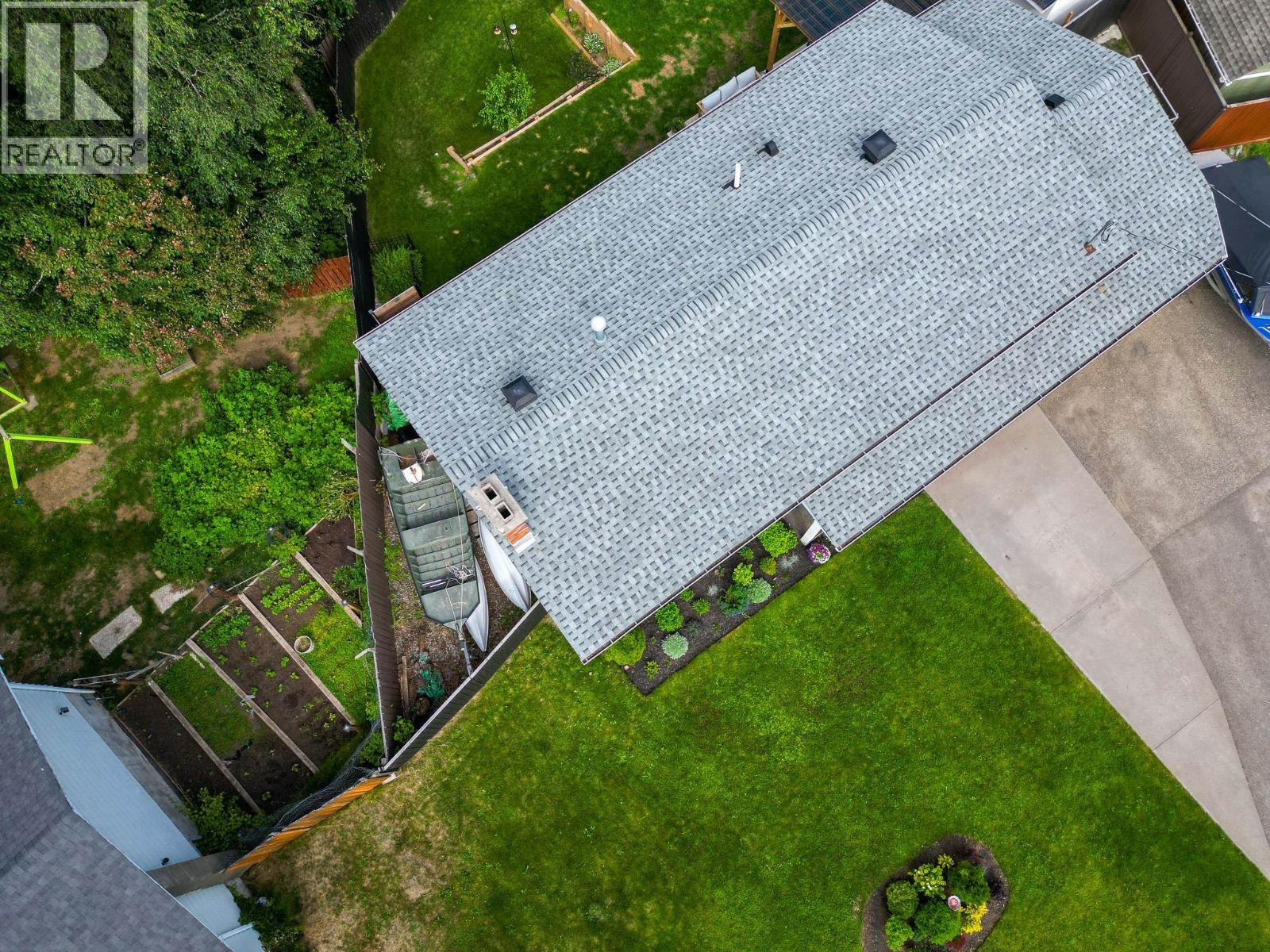 Photo 12 of 38 — 2910 WILDWOOD CRESCENT · Prince George, BC