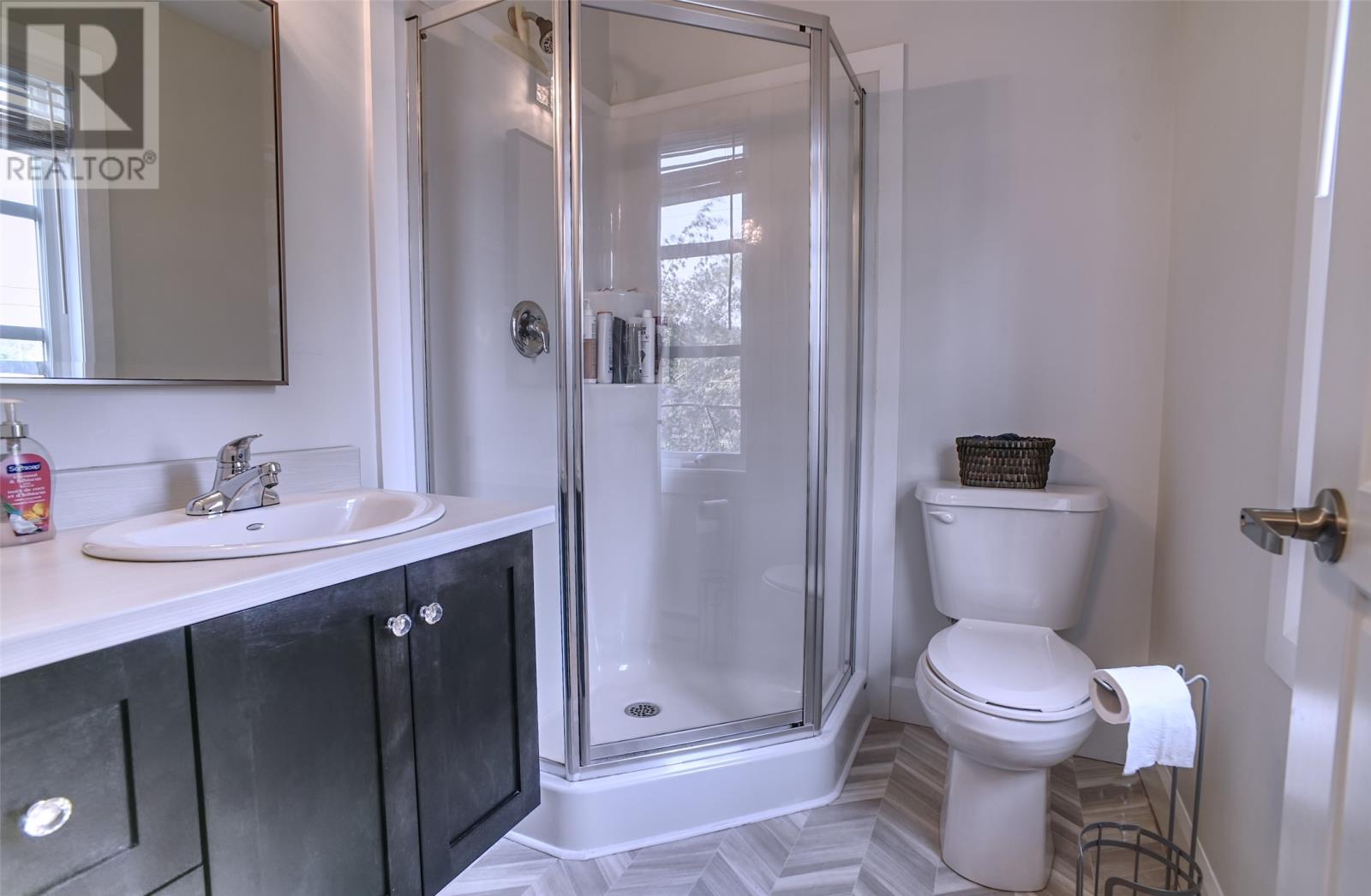 24 Glendale Avenue - 16