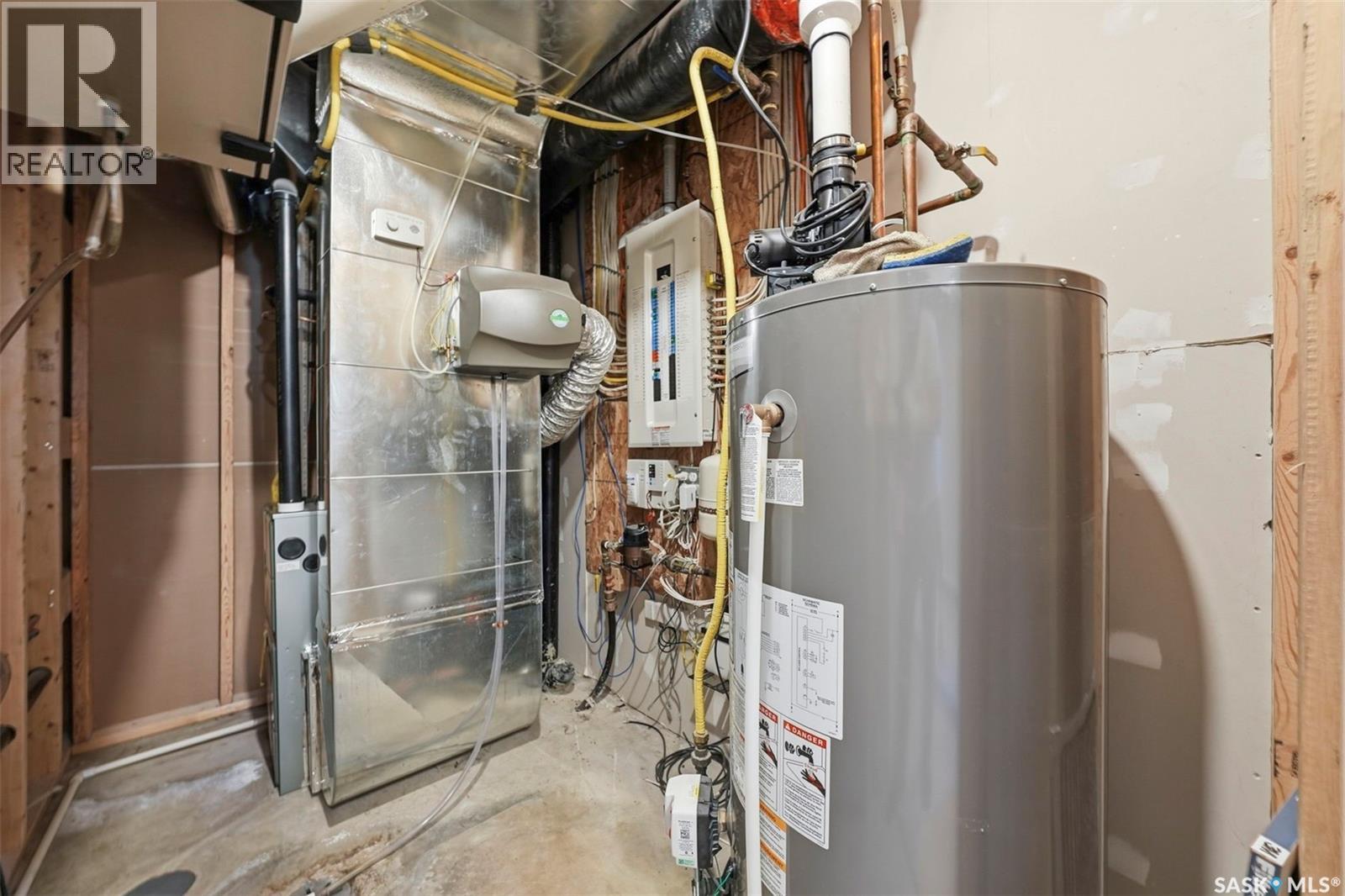 2218 St Andrews AVENUE - 35