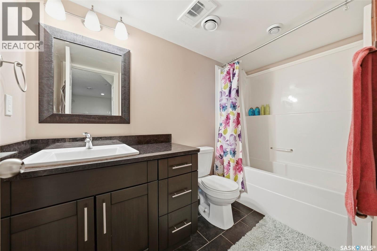 2218 St Andrews AVENUE - 34