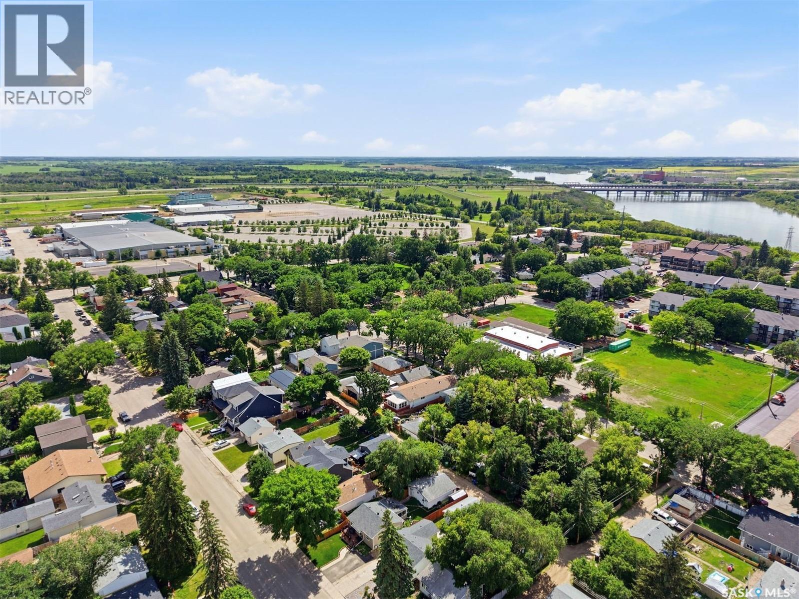 2218 St Andrews AVENUE - 45