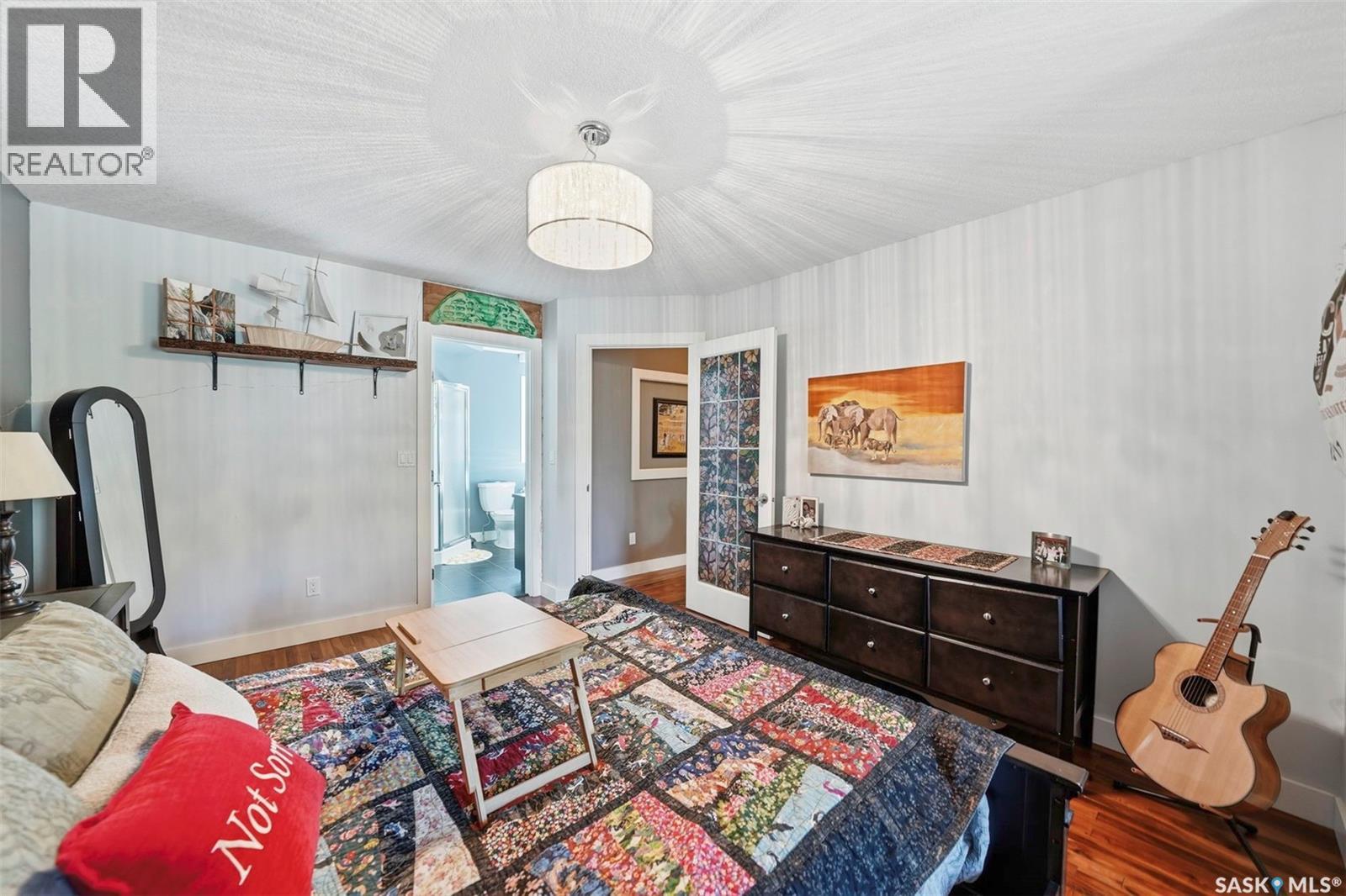 2218 St Andrews AVENUE - 22