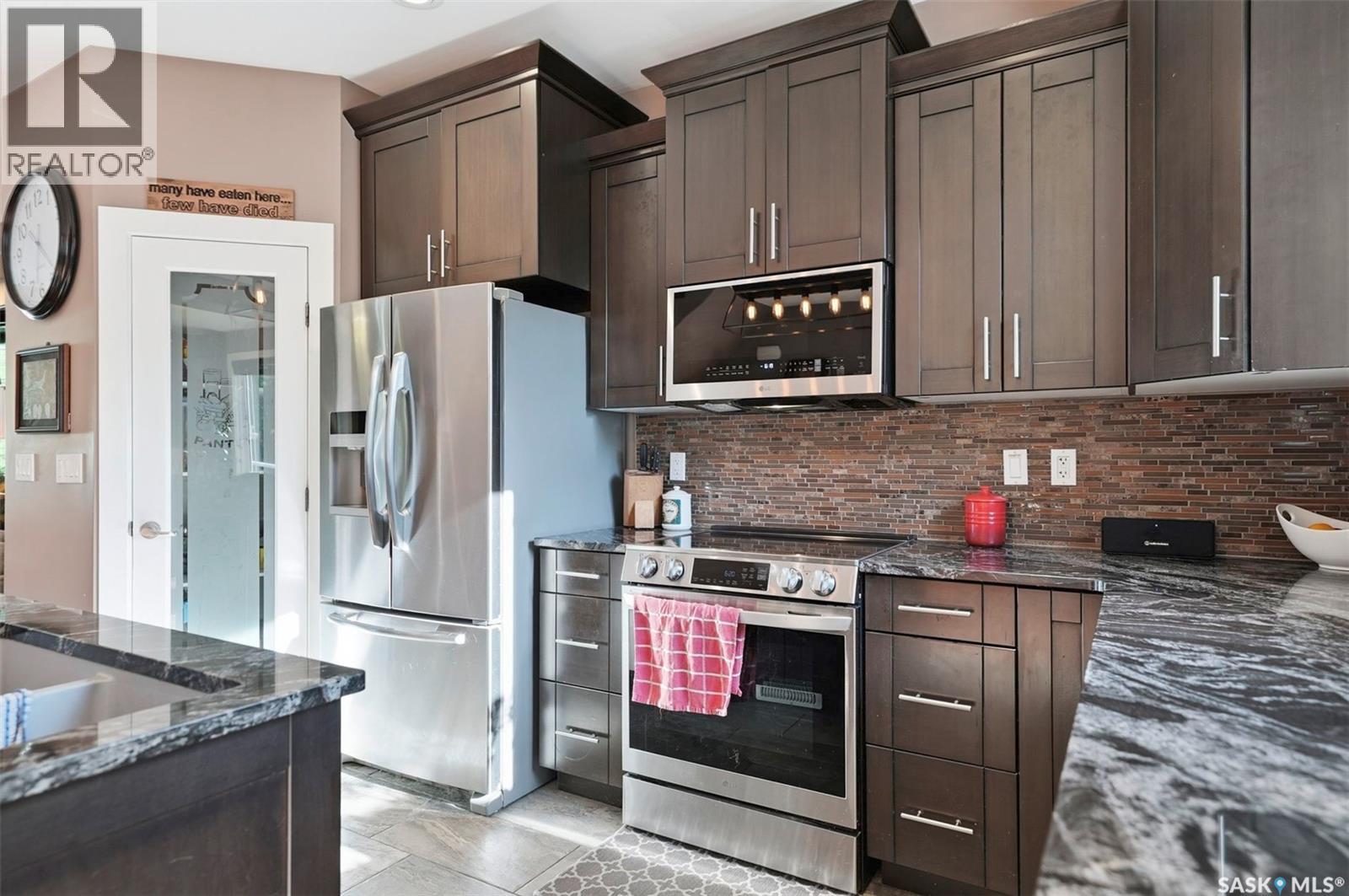 2218 St Andrews AVENUE - 10