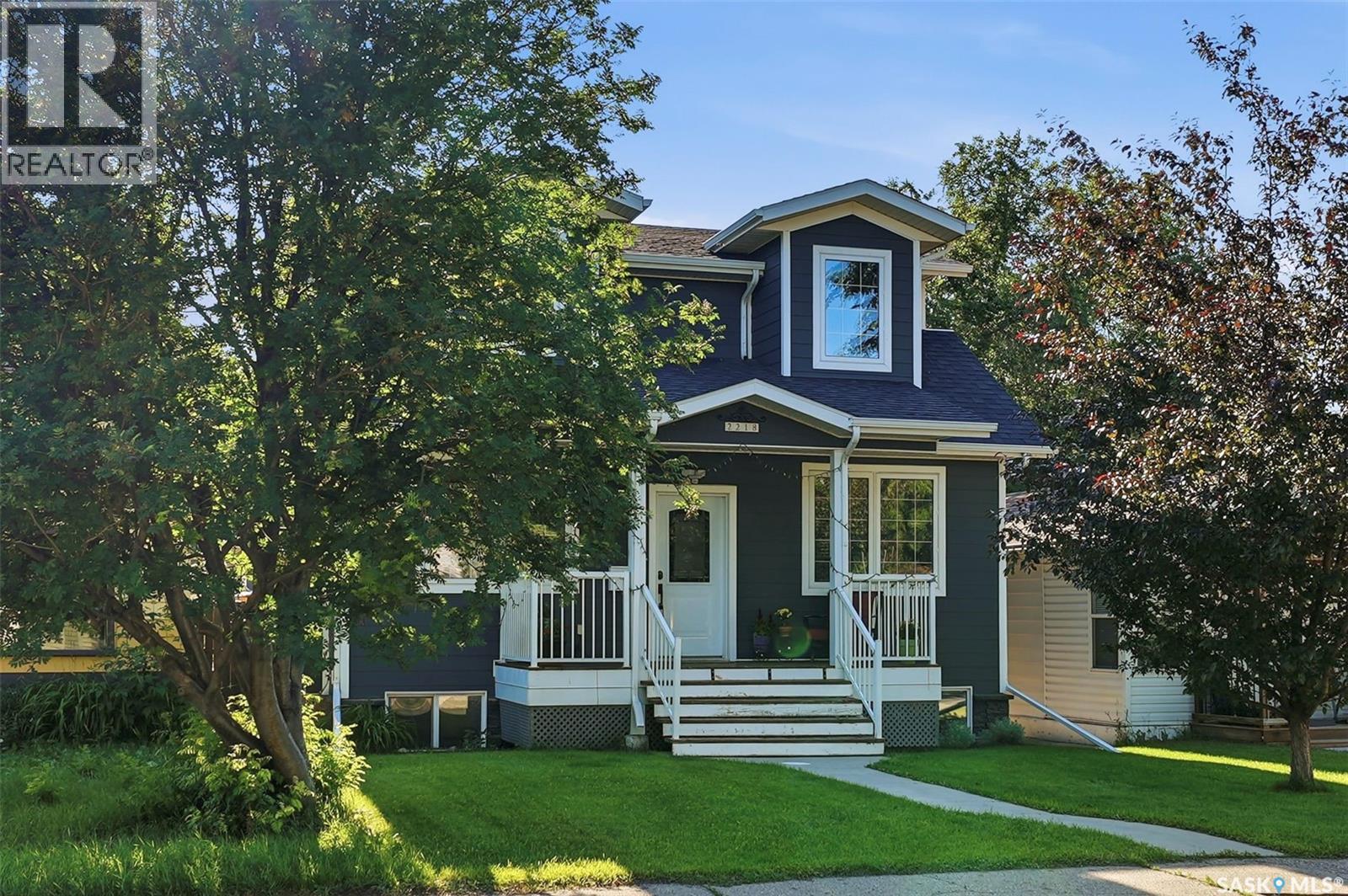 2218 St Andrews AVENUE - 2