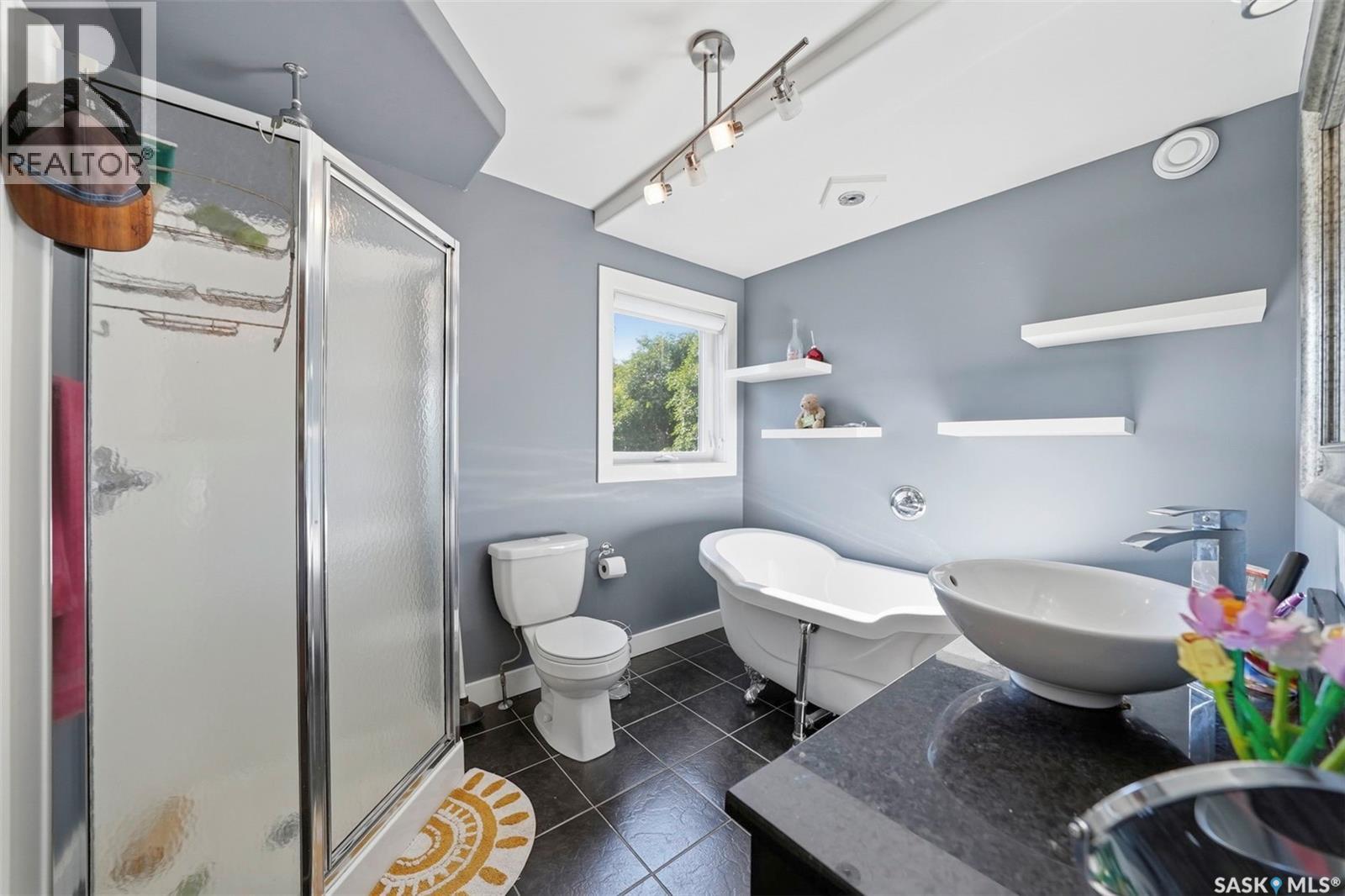2218 St Andrews AVENUE - 24