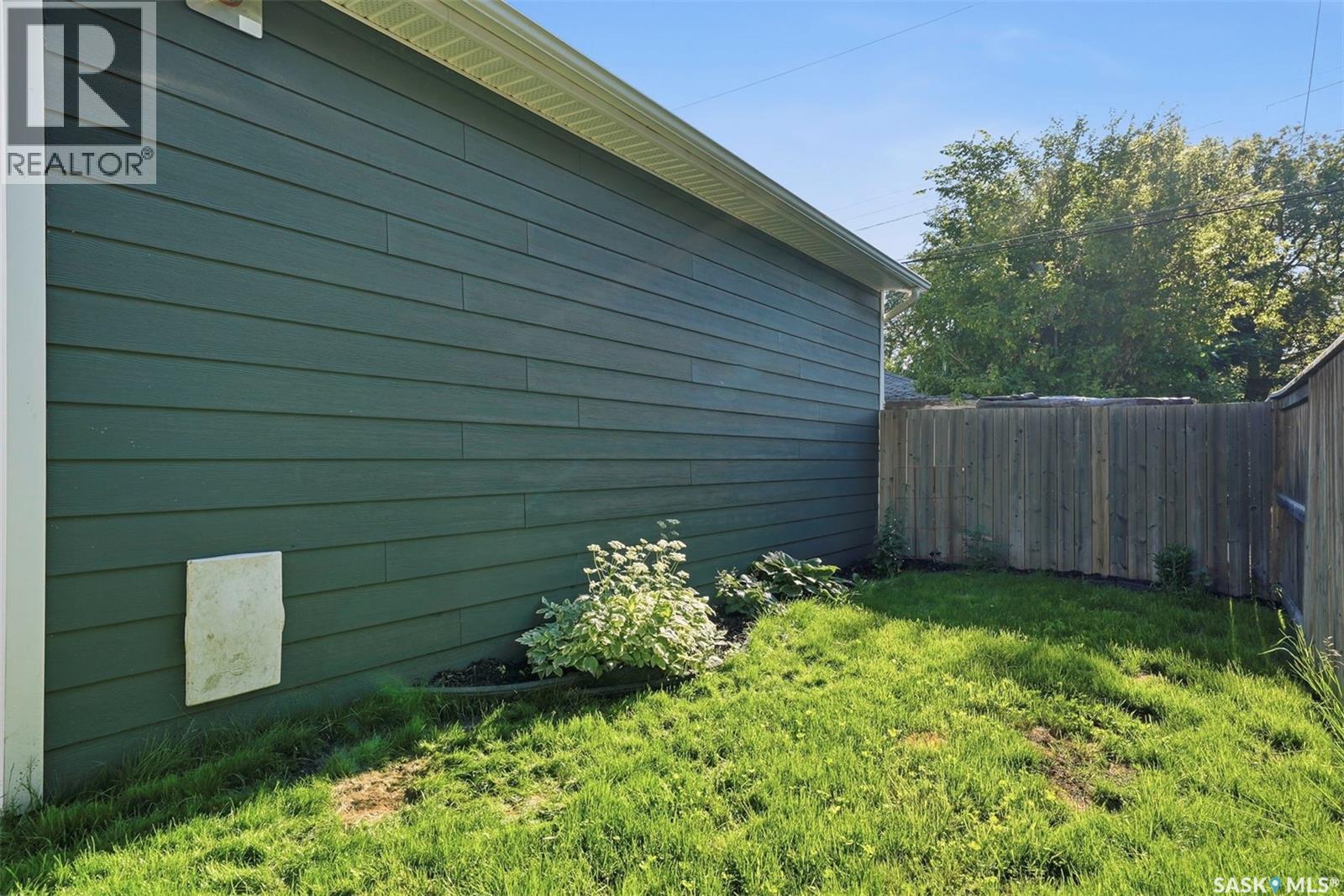 2218 St Andrews AVENUE - 42