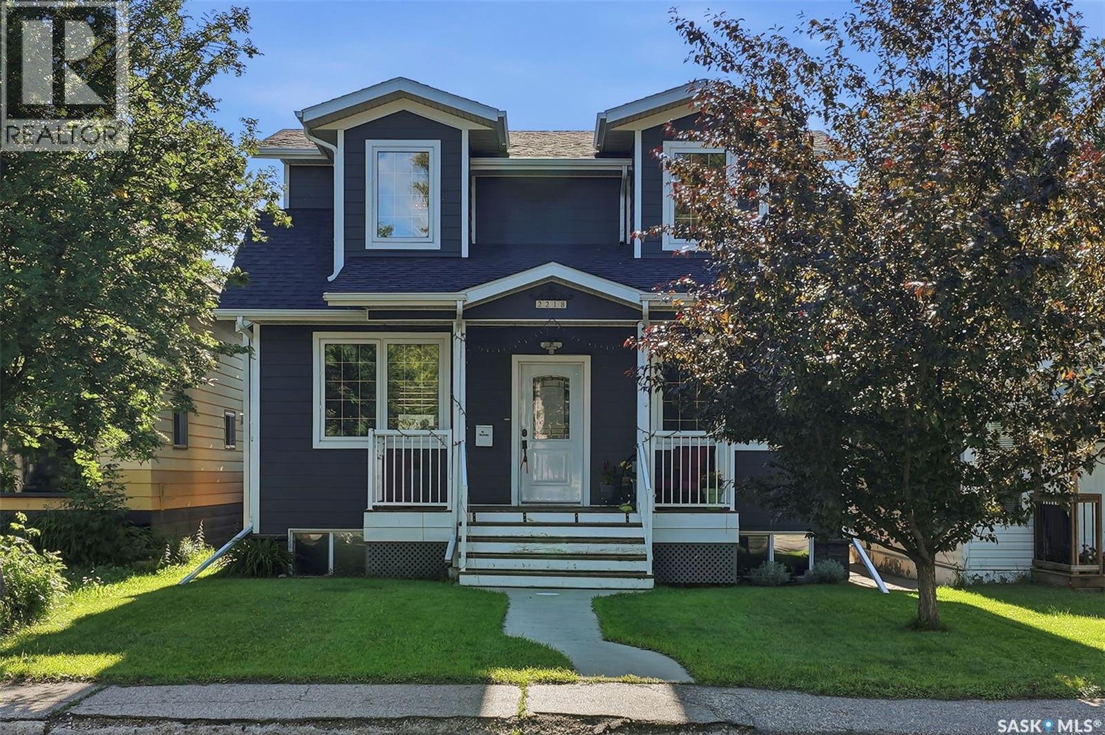 2218 St Andrews AVENUE - 1