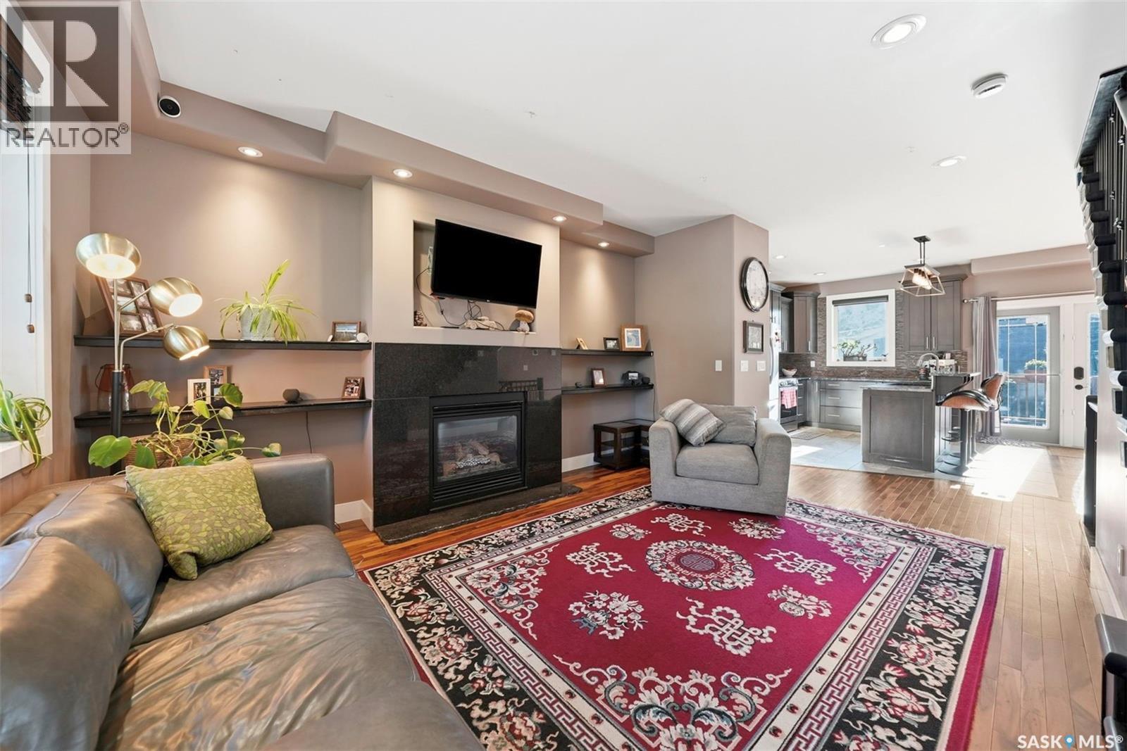 2218 St Andrews AVENUE - 5