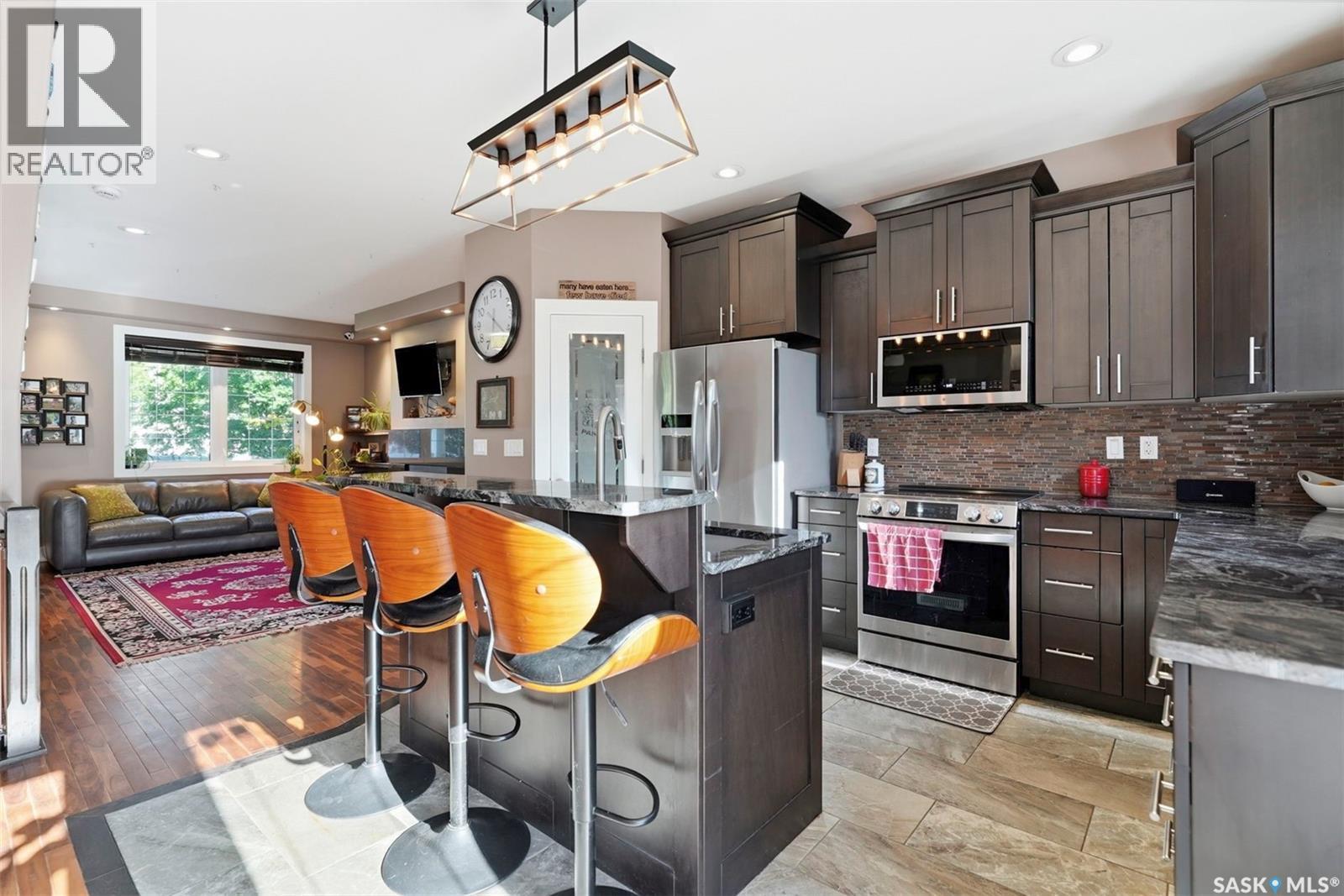 2218 St Andrews AVENUE - 11