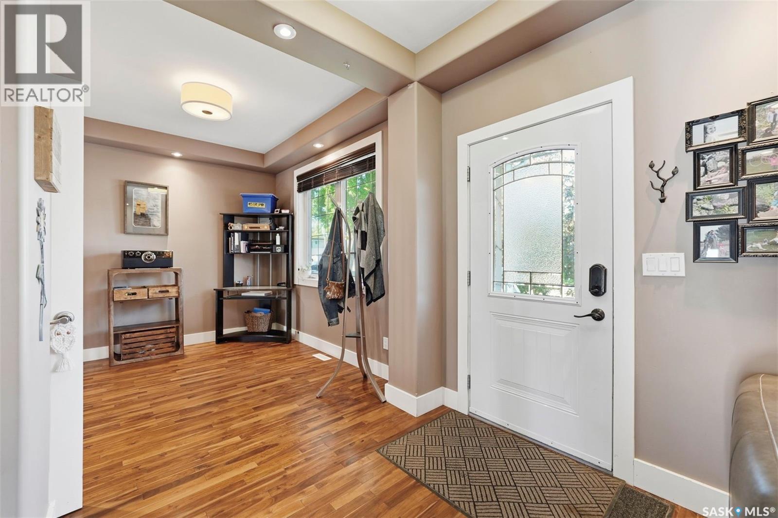 2218 St Andrews AVENUE - 3