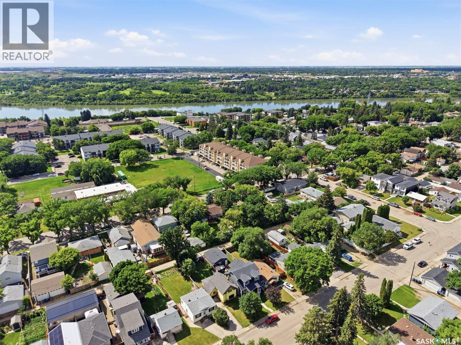 2218 St Andrews AVENUE - 51