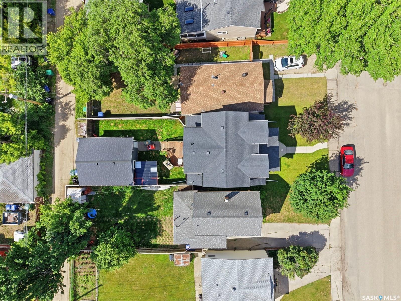 2218 St Andrews AVENUE - 53