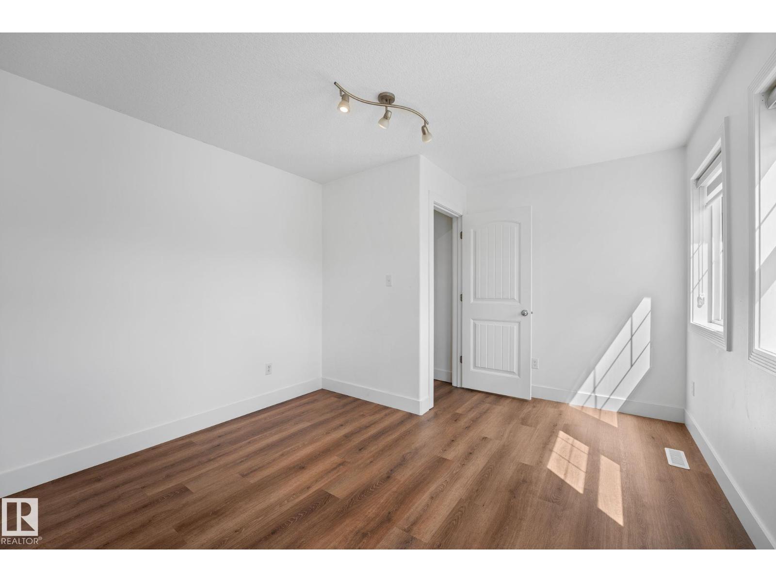 5964 164 AV NW - 33