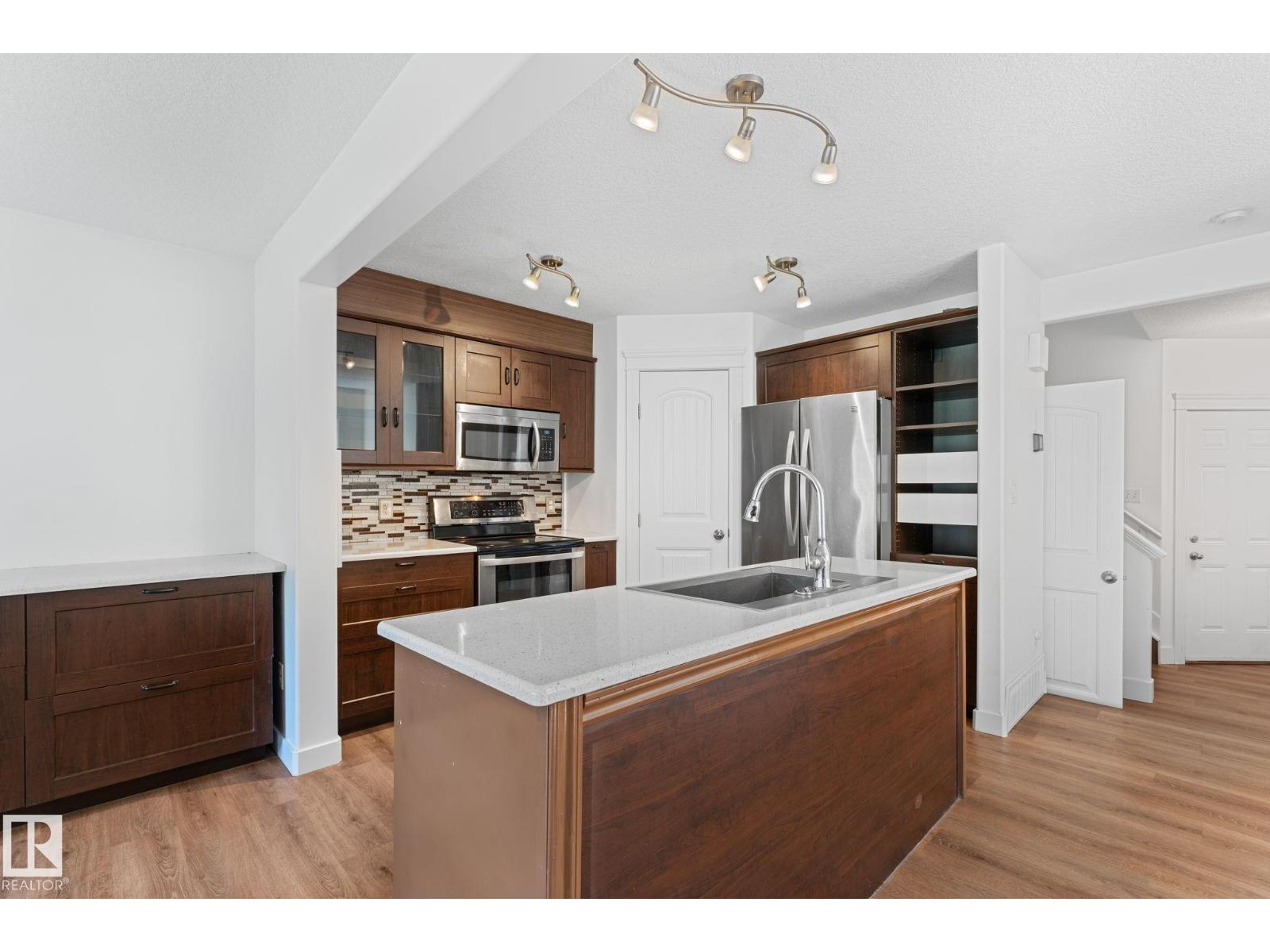 5964 164 AV NW - 7