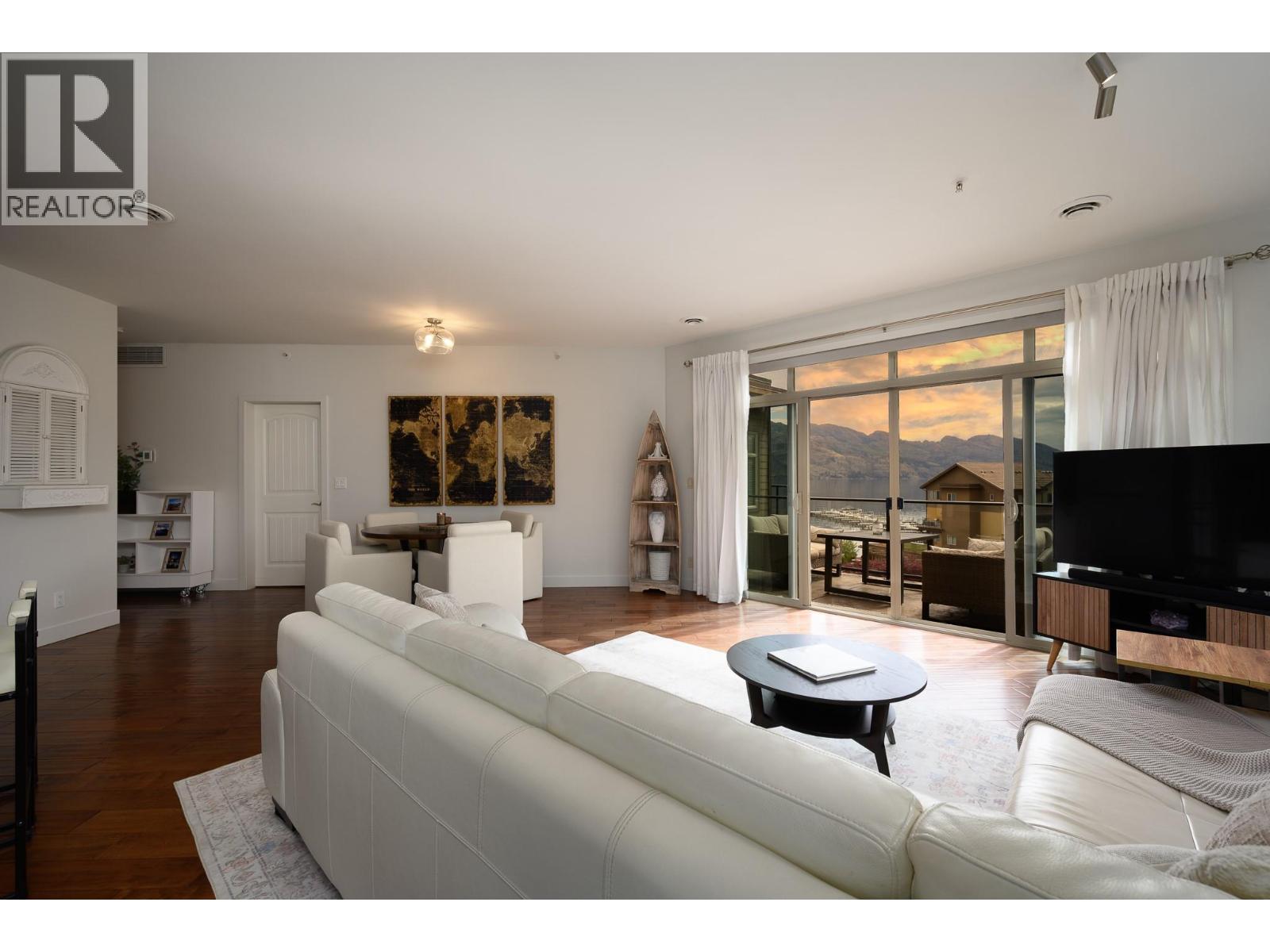 #6404 4026 Pritchard Drive N - 5