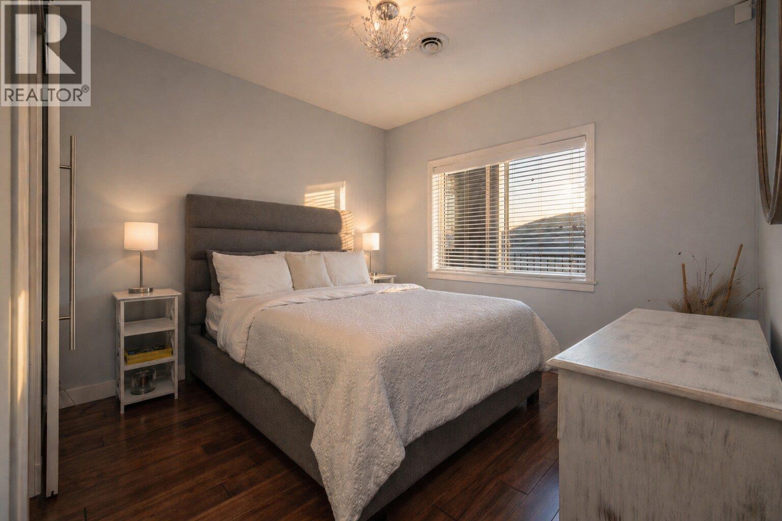 #6404 4026 Pritchard Drive N - 31