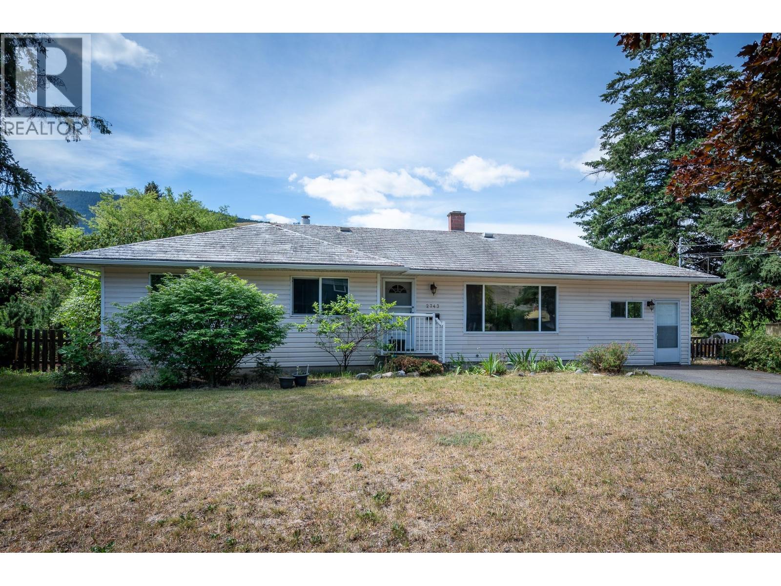 2743 THOMPSON Drive, Kamloops