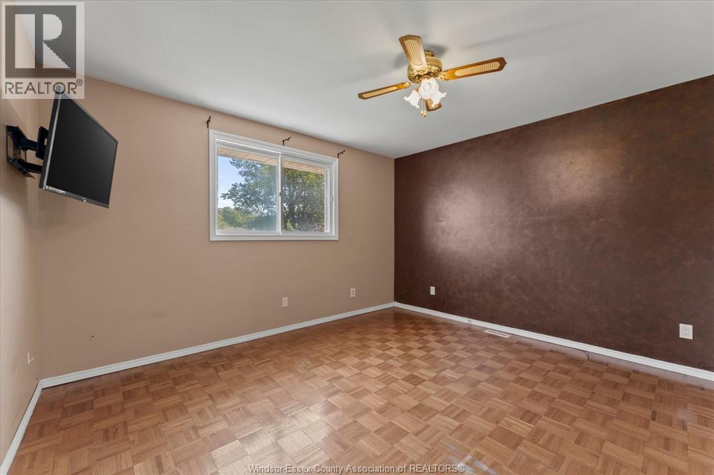 9688 CHESTNUT DRIVE - 18