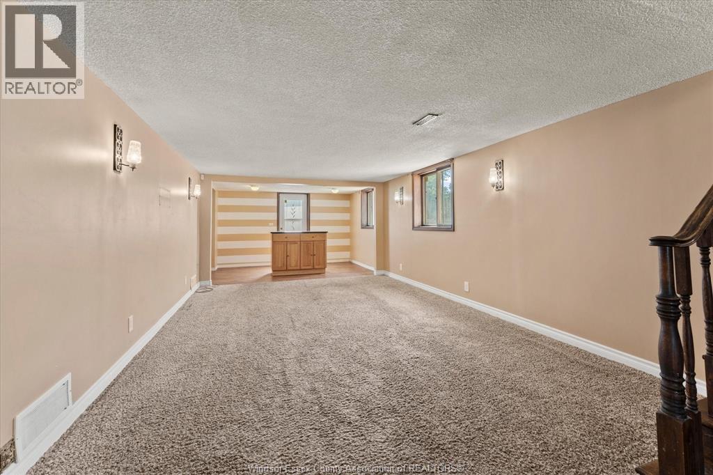 9688 CHESTNUT DRIVE - 21