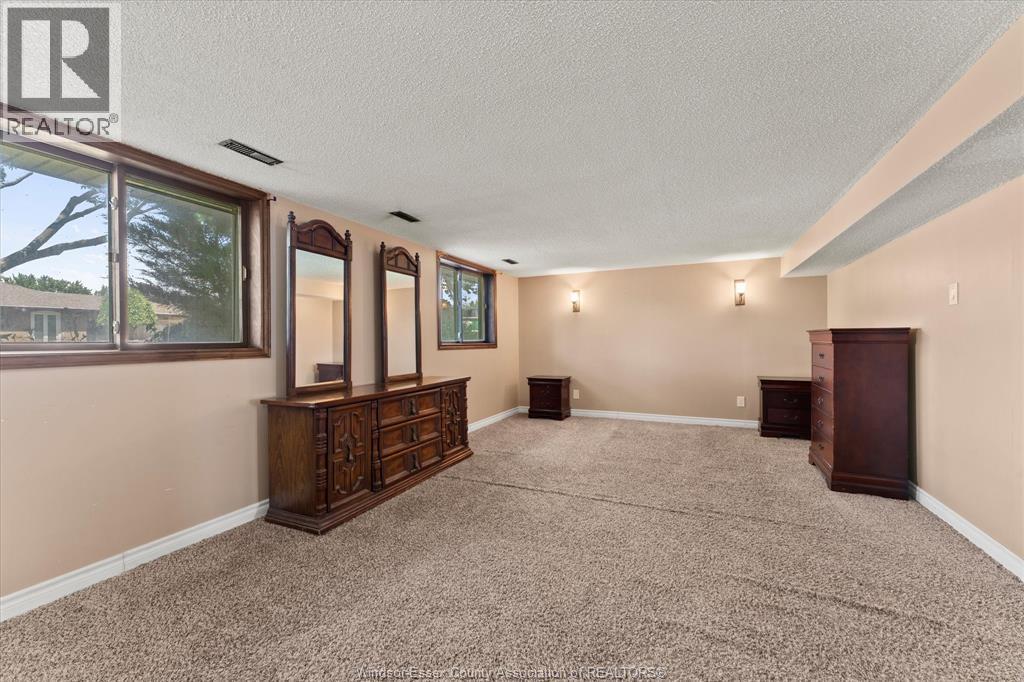 9688 CHESTNUT DRIVE - 27