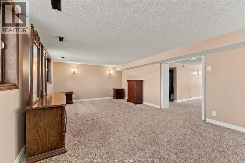9688 CHESTNUT DRIVE - 29