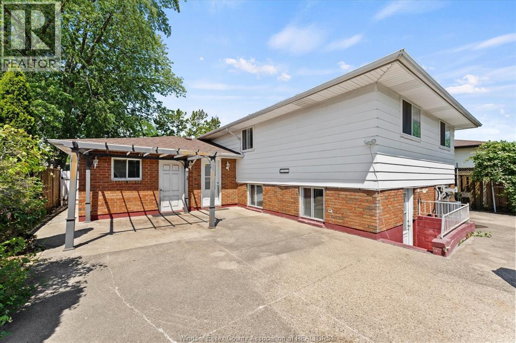 9688 CHESTNUT DRIVE - 33