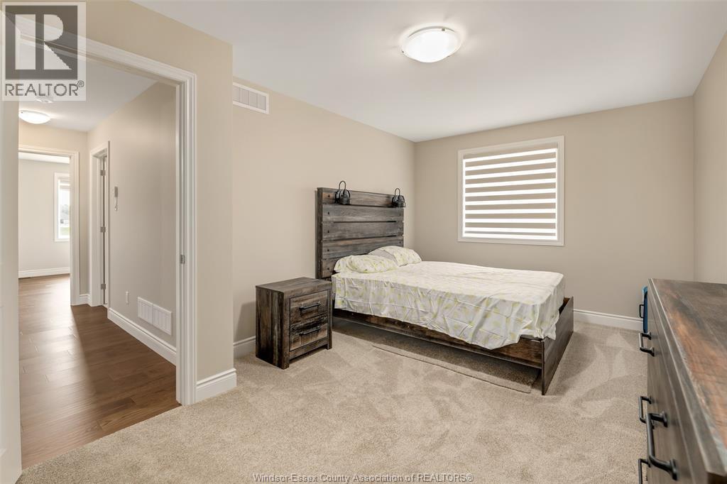 111 KINGSBRIDGE DRIVE - 20