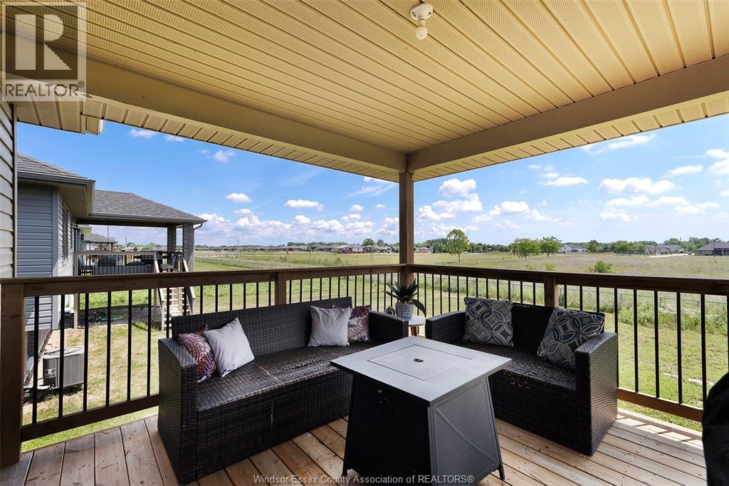 111 KINGSBRIDGE DRIVE - 30