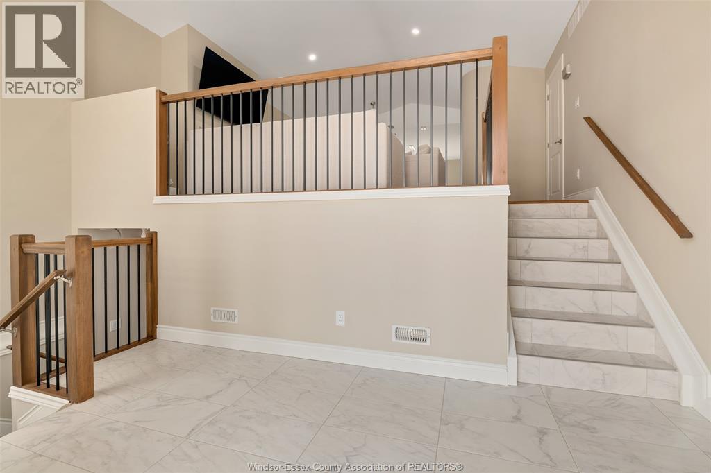 111 KINGSBRIDGE DRIVE - 6