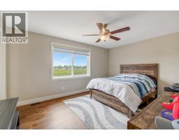 111 Kingsbridge Drive, Amherstburg, ON N9V0G3 Photo 16