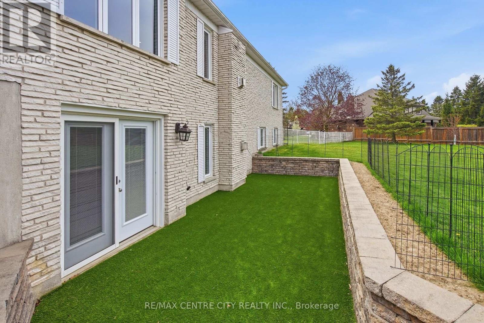 92 MILL STREET - 38
