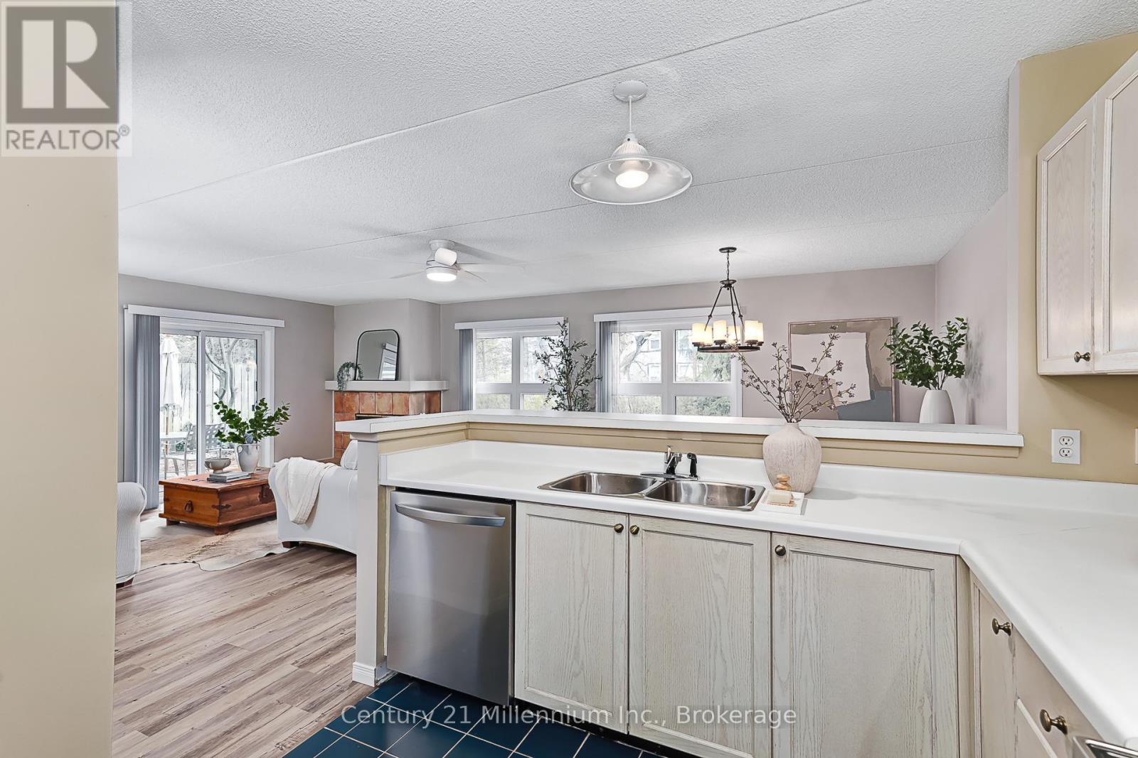 409 MARINERS WAY - 12