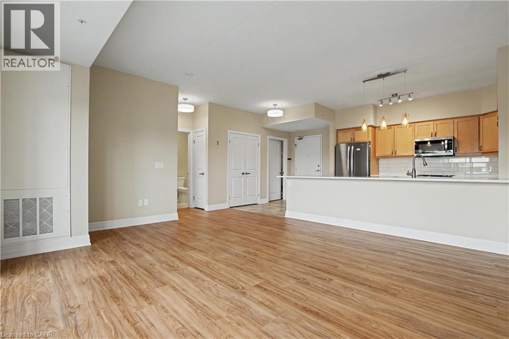#201 39 SISTER VARGA Terrace - 19